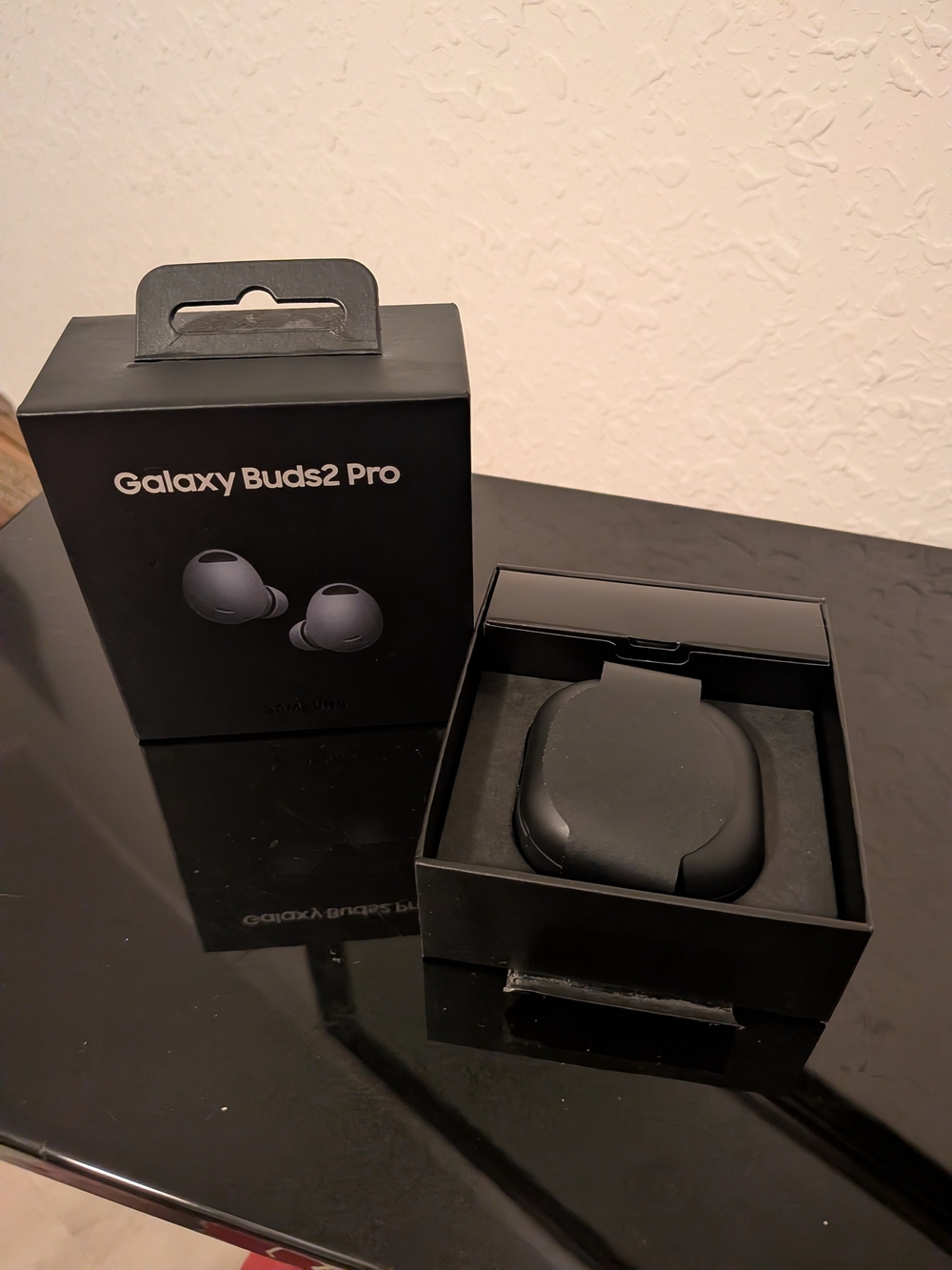 Samsung Galaxy Buds2 Pro Earbuds – Black Finish - Picture 2 of 6